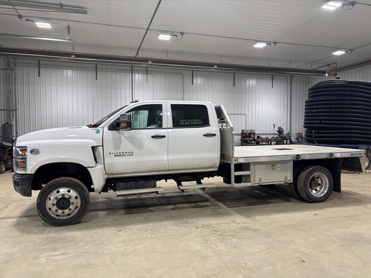 #2331-•-2022-chevrolet-5500-hd-flatbed-truck-image-2