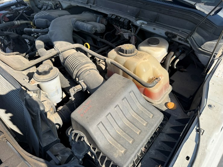 2011-ford-f550-xl-image-14