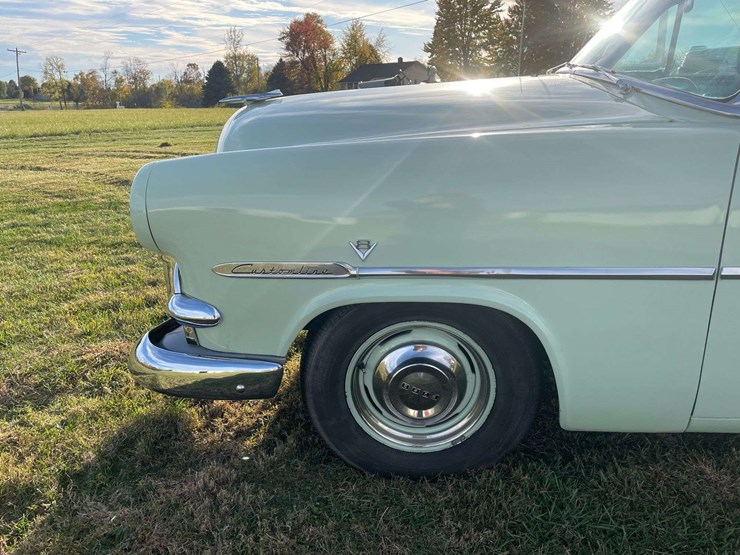 1953-ford-customline-sedan-image-12