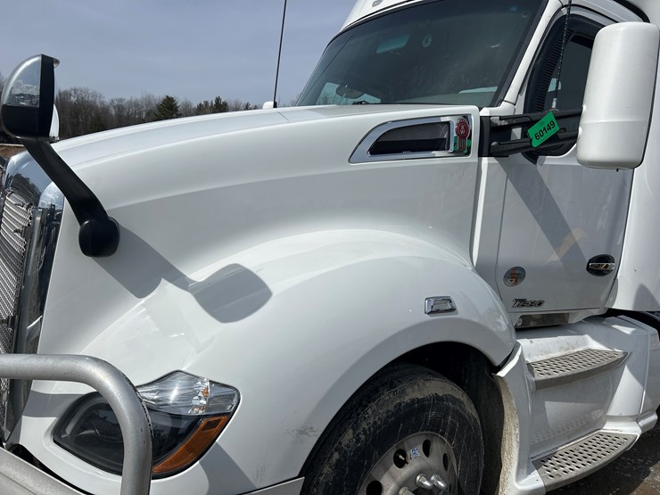 2017-kenworth-t680-image-16