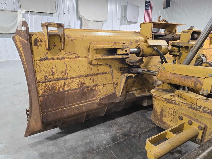 2011-caterpillar-d6t-xw-image-12