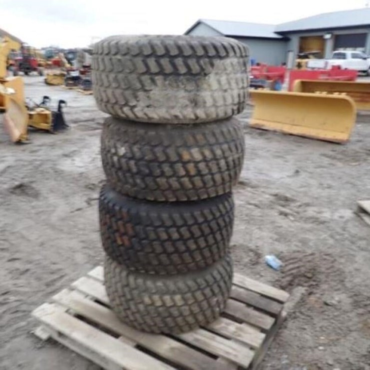 Qty Of (4) Carlisle 31x13.50-15 Tire(s) & Rim(s)