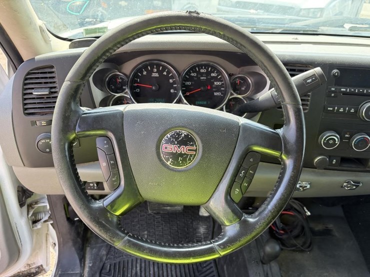 2012-gmc-sierra-2500-image-14