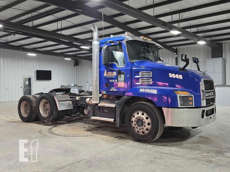 2020-mack-anthem-62t-image-2