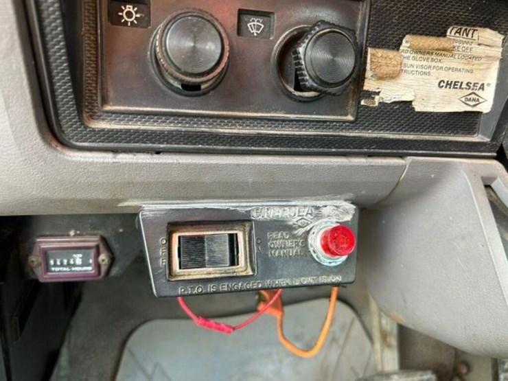 1997-ford-f800-image-18