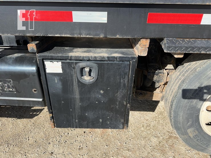 2002-kenworth-t800-image-32