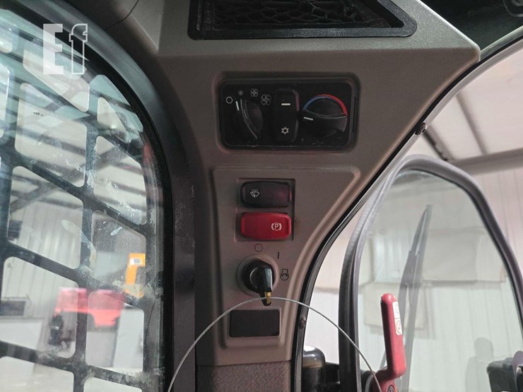 2022-caterpillar-289d3-image-17