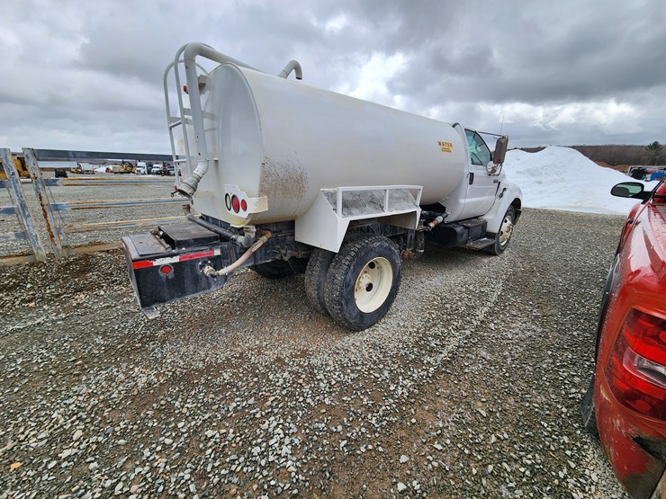 2006-ford-f650-image-11