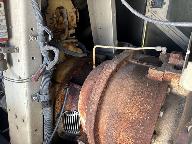 #60115-•-ingersoll-rand-1070-towable-air-compressor-image-27