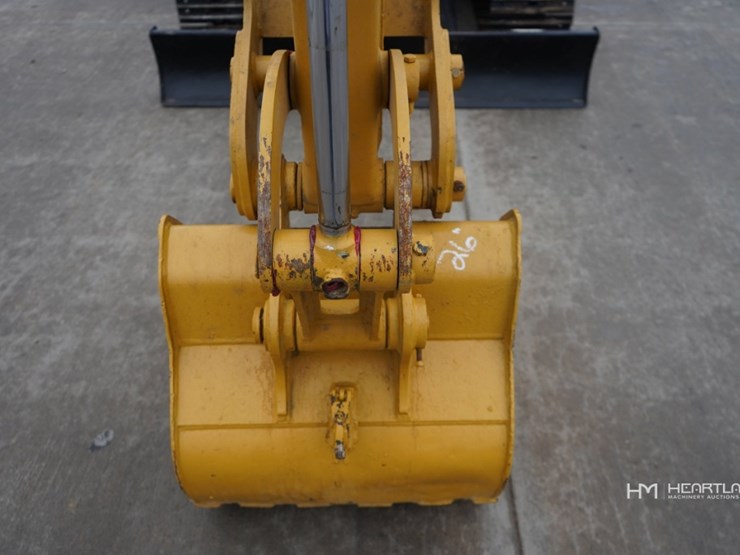 2014-caterpillar-305.5e-image-23