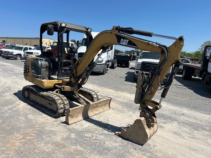 caterpillar-302.5-image-7