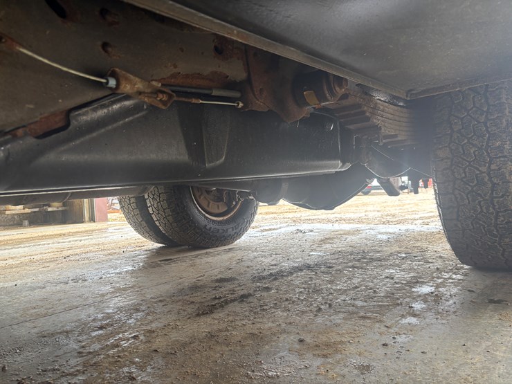 2013-chevrolet-3500-image-65