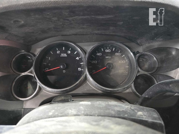 2014-chevrolet-silverado-3500hd-image-11