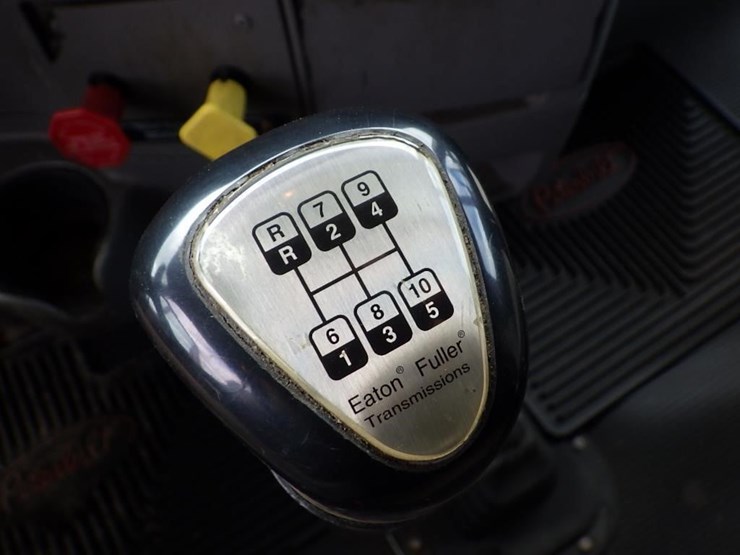 2006-peterbilt-387-image-43