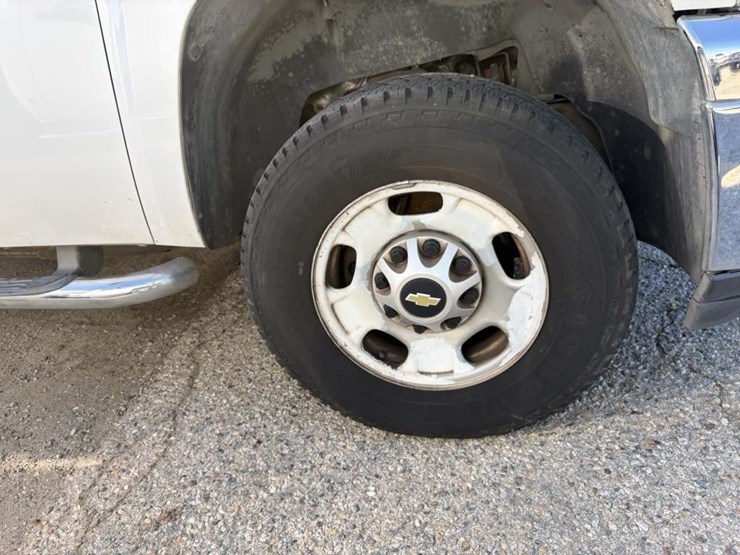 2013-chevrolet-2500-image-28