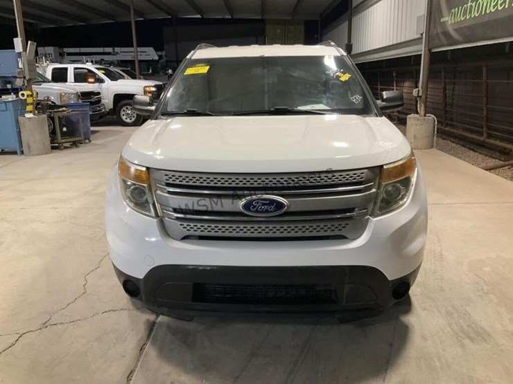 2015-ford-explorer-image-3