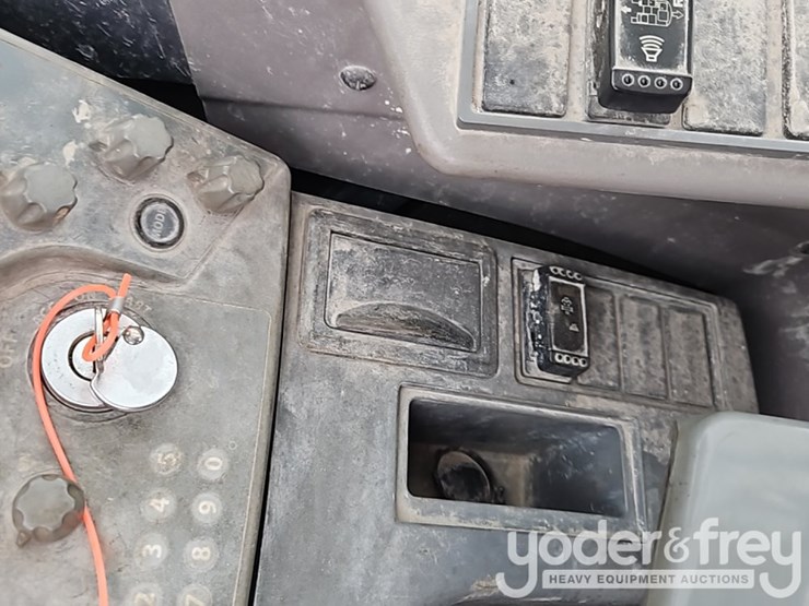 2020-deere-85g-image-35