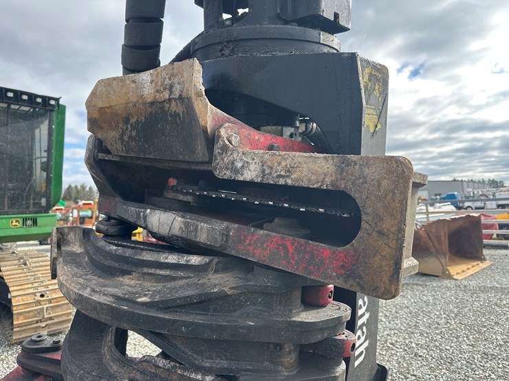 2016-deere-2154d-image-28