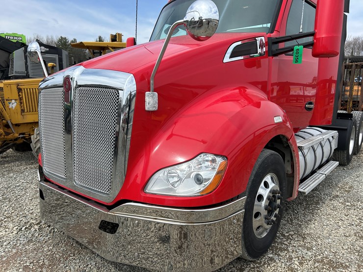 2015-kenworth-t680-image-9