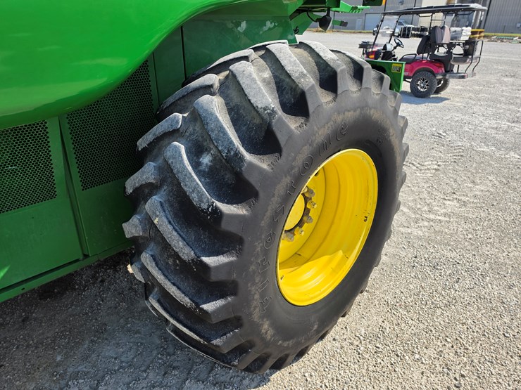 2006-john-deere-9560-sts-image-25