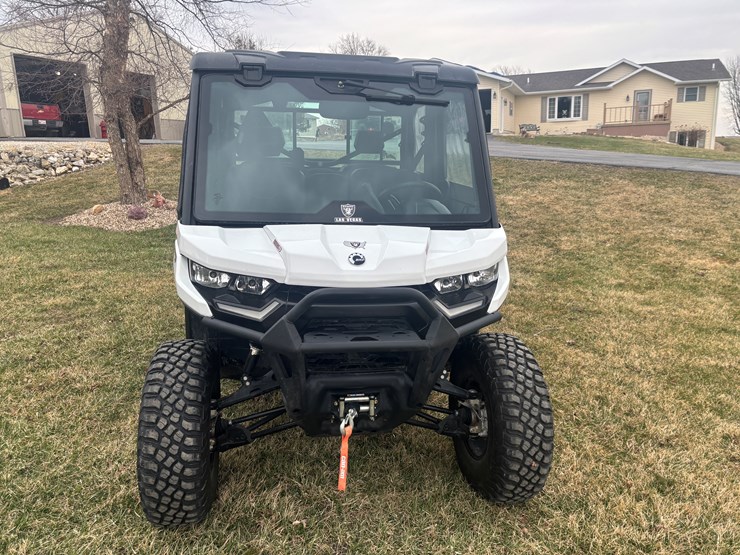 #2311-•-2023-can-am-hd-9-defender-xt-4x4-utv-image-6