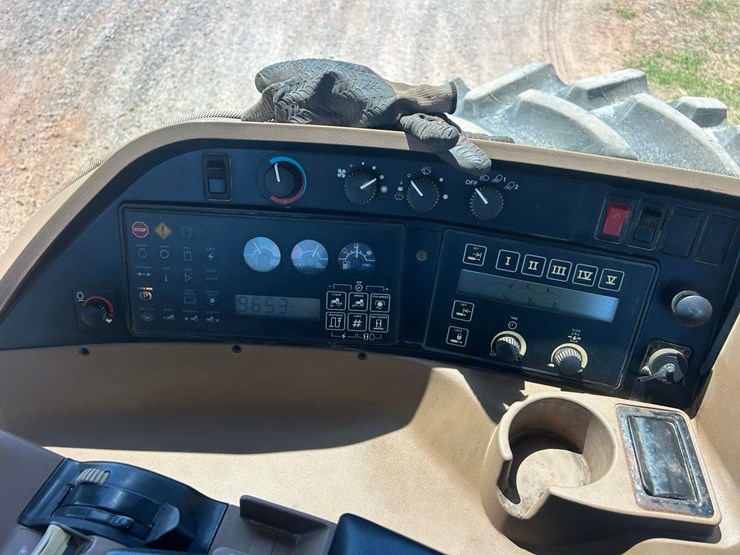 1996-john-deere-8300-image-29