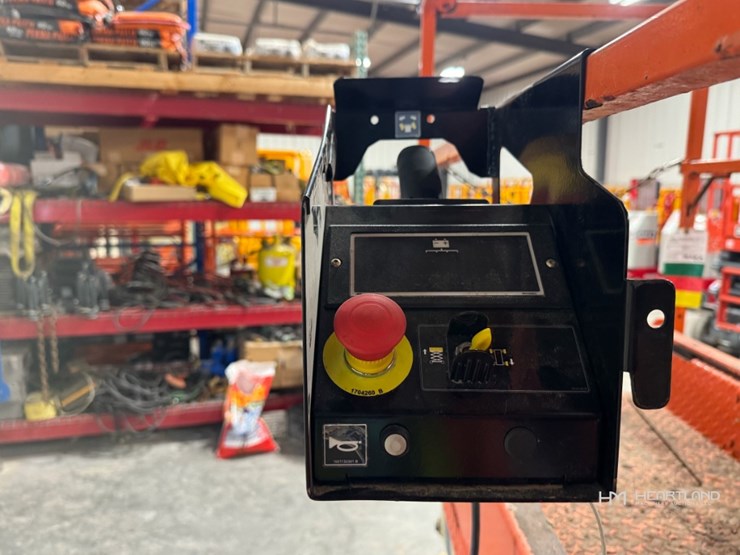 2019-jlg-1932r-image-10