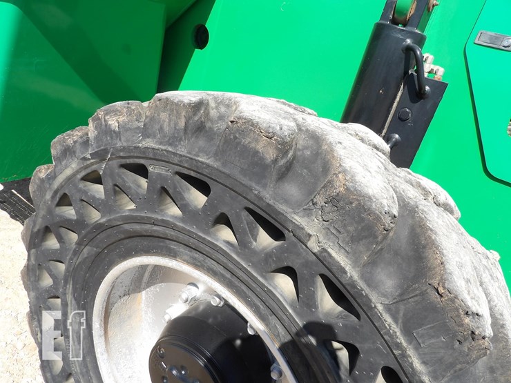 2017-sky-trak-10042-image-9