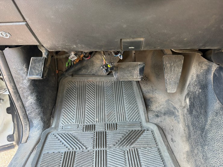 #1063-•-2014-ram-5500-heavy-duty-service-truck-image-24