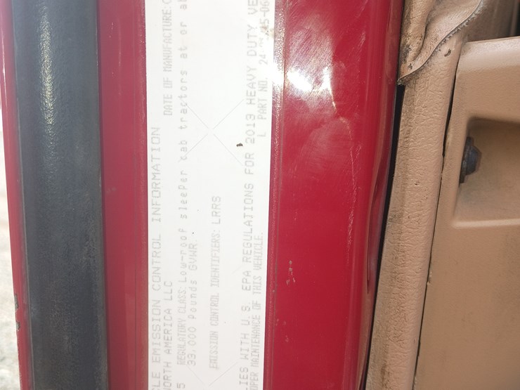 2012-massey-ferguson-8-image-75