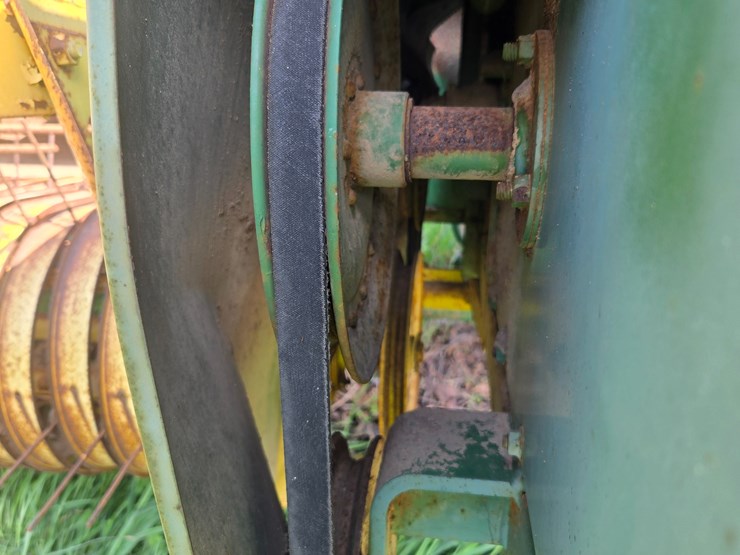 john-deere-327-image-15