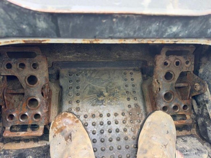 2016-bobcat-t750-image-13