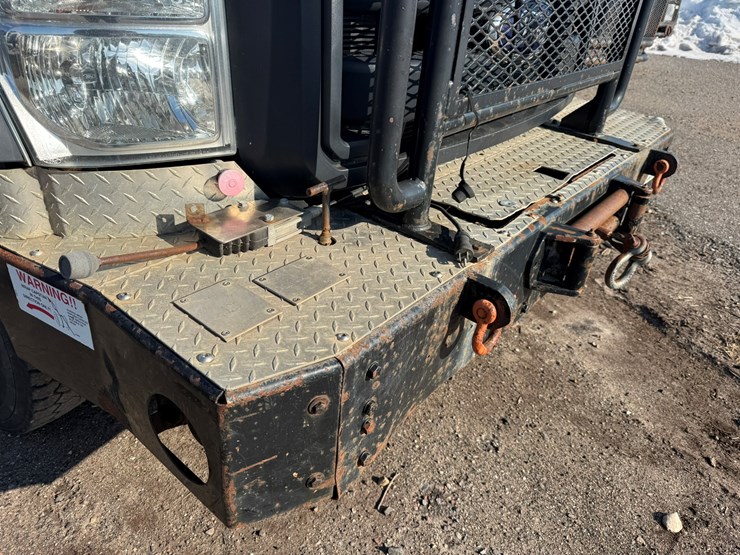 2012-ford-f550-xl-image-10