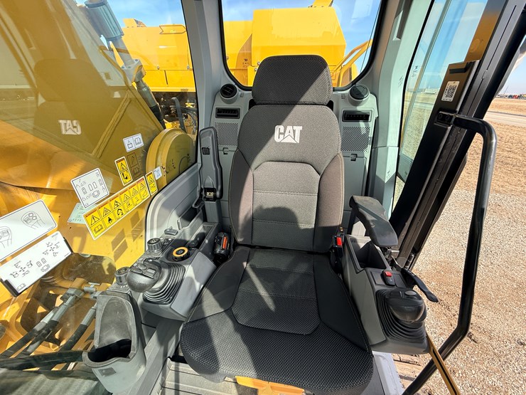 #1968-•-caterpillar-excavator-image-62