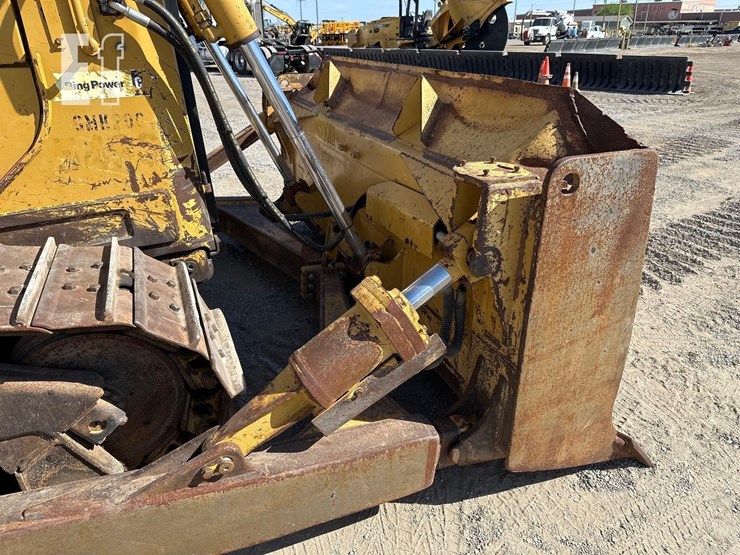 2011-caterpillar-d6t-image-12