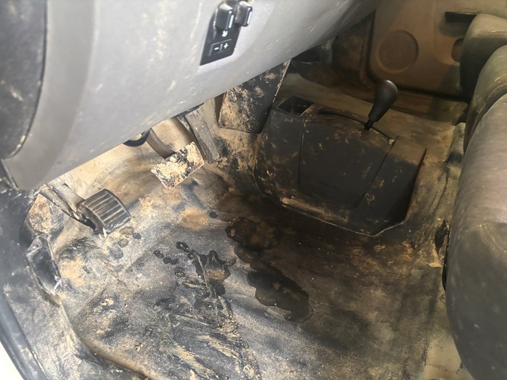 2013-chevrolet-3500-image-41