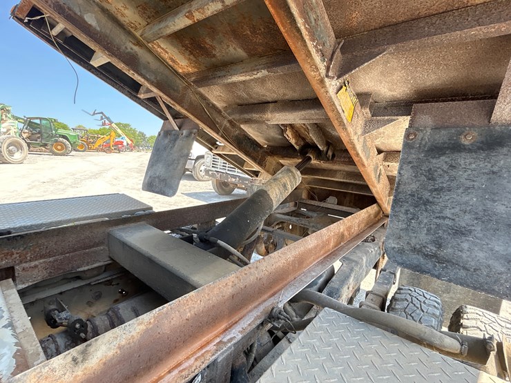 1998-dodge-3500-image-3