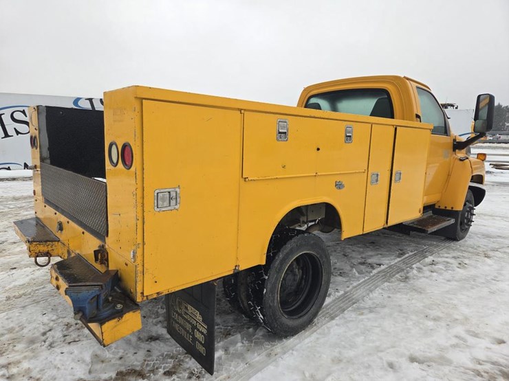 2005-massey-ferguson-8-image-5