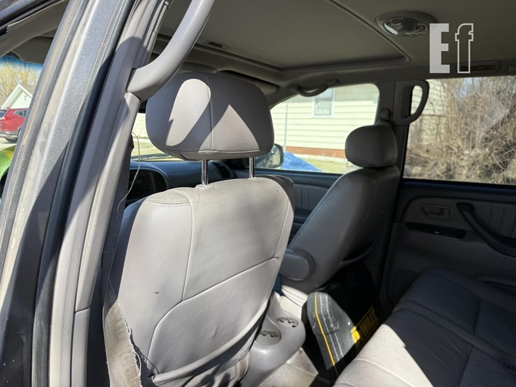 2009-toyota-sequoia-image-11