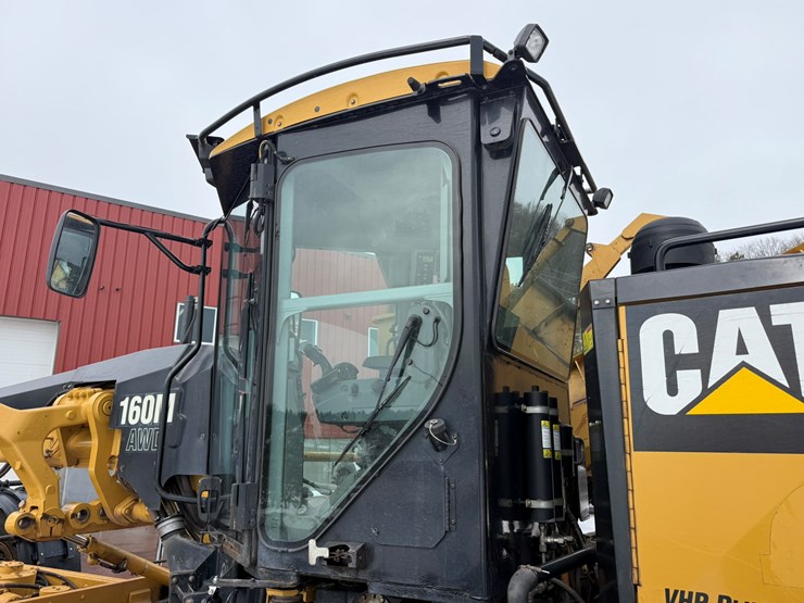 caterpillar-160m-image-33