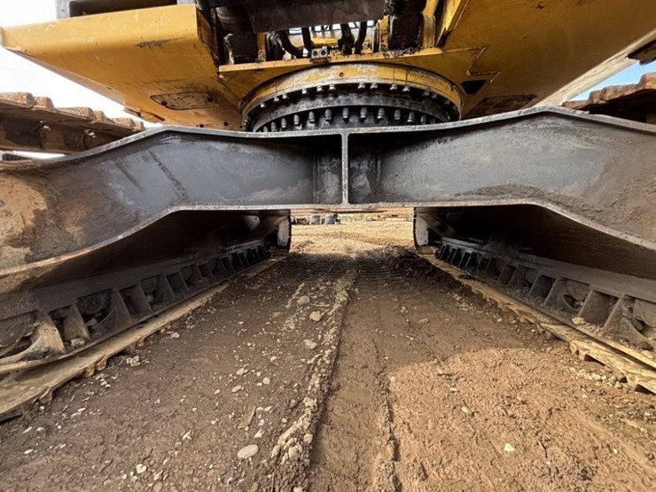 caterpillar-330c-image-18