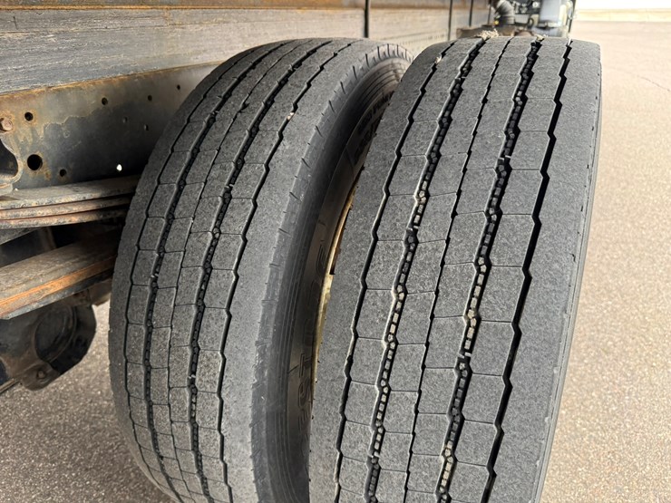 2019-isuzu-nrr-image-54