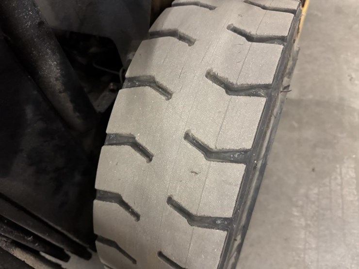 #2227-•-yale-a673971-forklift-image-28