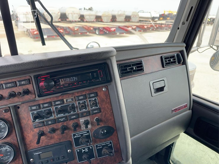 2005-kenworth-t800-image-69