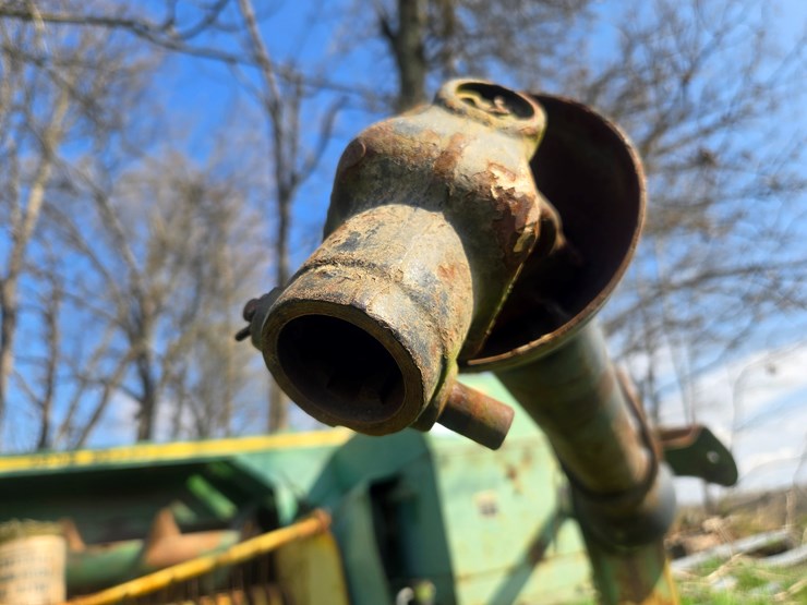 john-deere-327-image-13