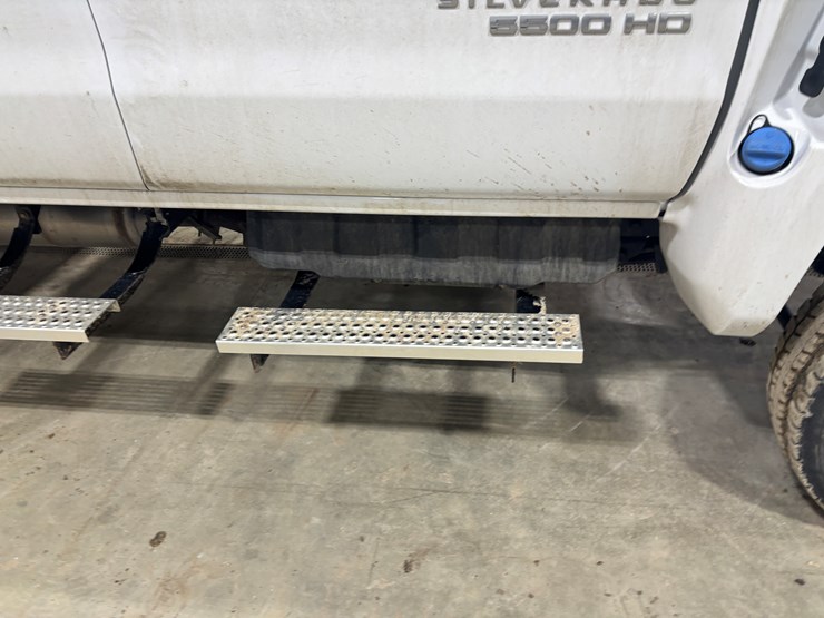 #2331-•-2022-chevrolet-5500-hd-flatbed-truck-image-22