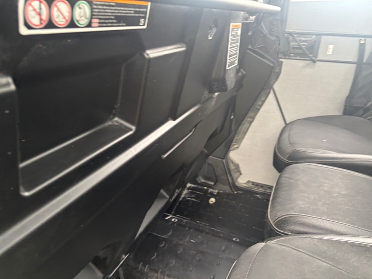 #2311-•-2023-can-am-hd-9-defender-xt-4x4-utv-image-38