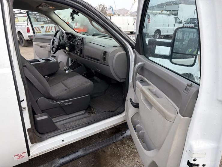 2012-gmc-sierra-2500-image-11