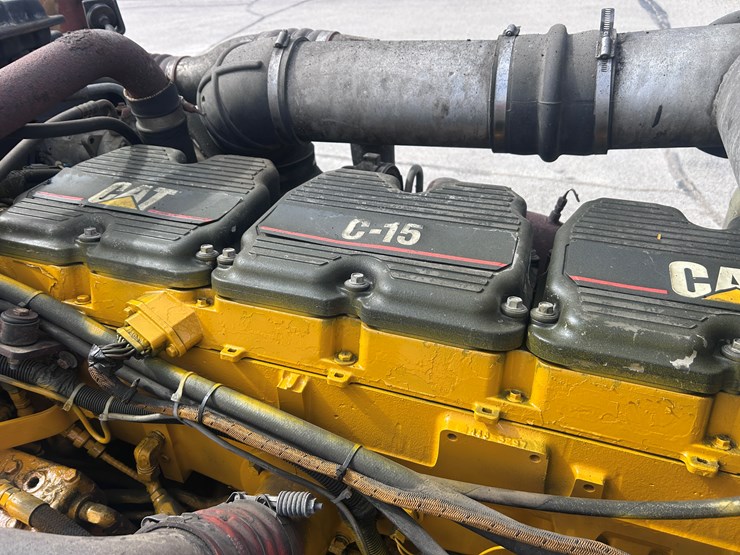 2000-peterbilt-379-image-65