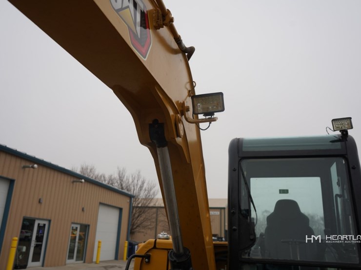 2014-caterpillar-305.5e-image-31